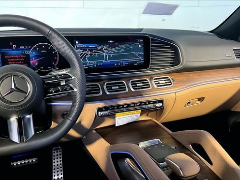 New 2026 Mercedes-Benz GLS 450 4MATIC image 8