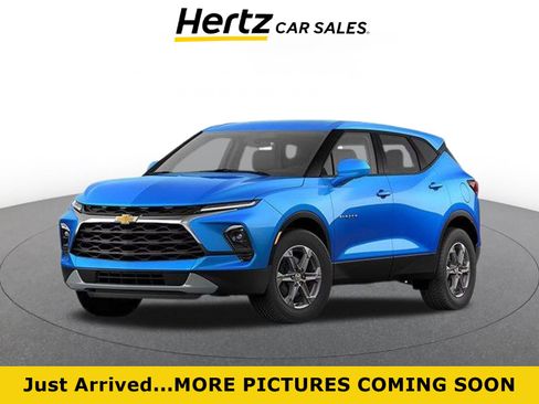 Used 2025 Chevrolet Blazer LT FWD image 1