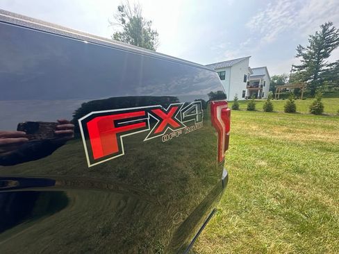 Used 2017 Ford F150 Platinum w/ Technology Package AWD/4WD image 17