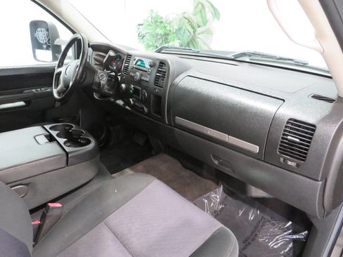 Used 2013 GMC Sierra 2500 SLE w/ SLE Preferred Package image 8