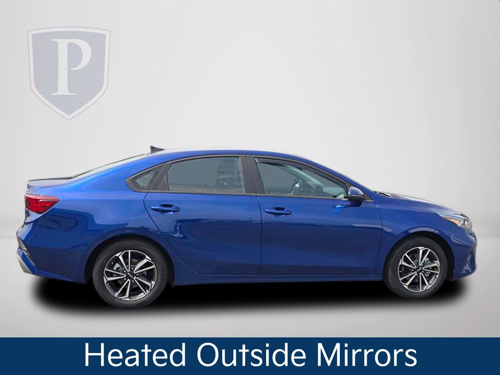 Used 2024 Kia Forte LXS w/ LXS Technology Package FWD image 4