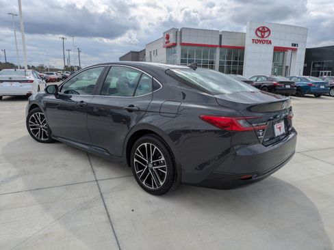 New 2026 Toyota Camry XLE image 5