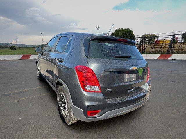 Used 2019 Chevrolet Trax LS w/ LPO, Cargo Package FWD image 4