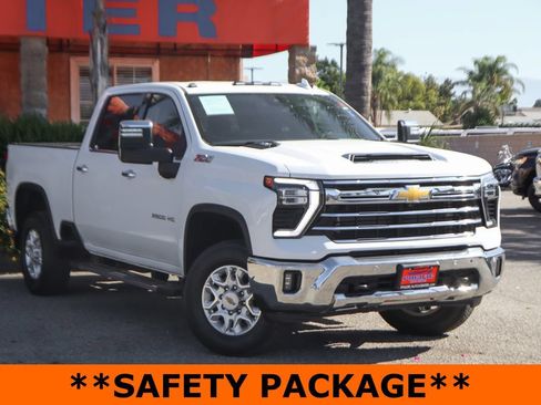 Used 2024 Chevrolet Silverado 2500 LTZ w/ LTZ Convenience Package AWD/4WD image 2