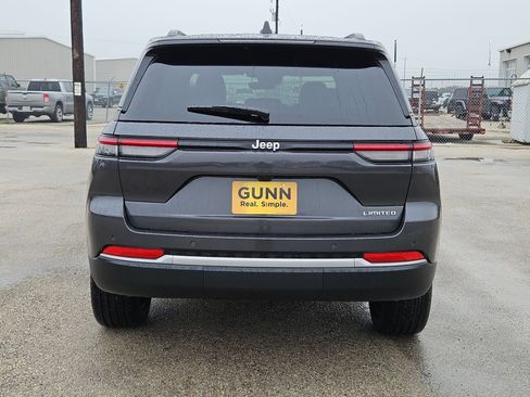 New 2026 Jeep Grand Cherokee Limited RWD image 4