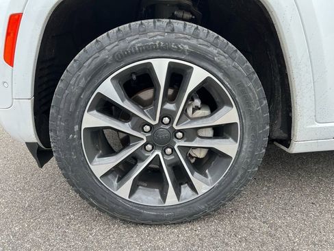 Used 2023 Jeep Grand Cherokee Overland image 9