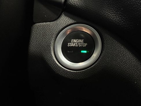 Used 2022 Chevrolet Equinox LT image 38