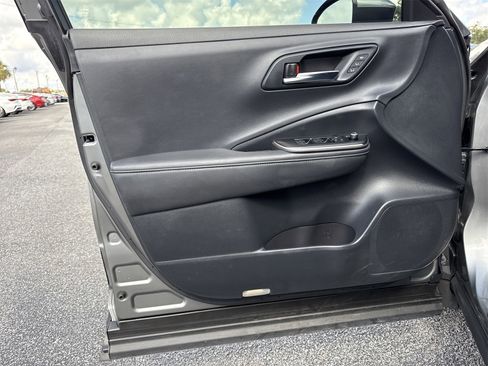 Used 2023 Toyota Crown Limited image 15