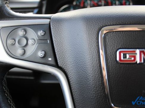 Used 2020 GMC Yukon XL SLT image 11