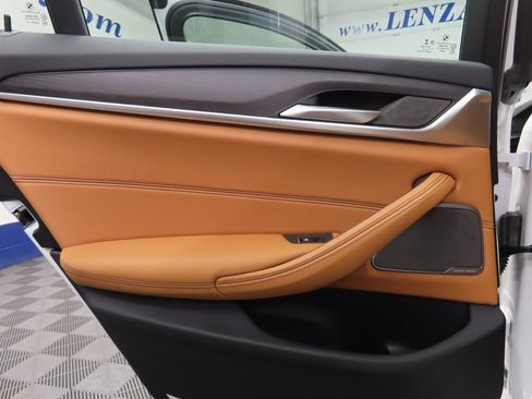 Used 2022 BMW 530i xDrive image 44