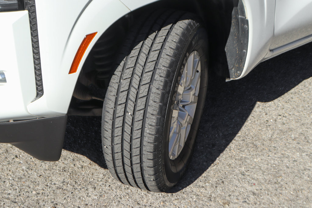 Used 2022 Nissan Frontier SV AWD/4WD image 40