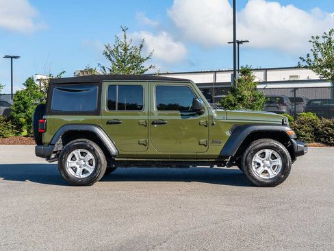 Used 2023 Jeep Wrangler Unlimited Sport AWD/4WD image 8