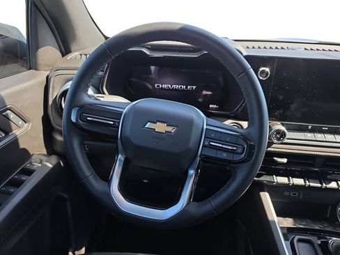 Used 2024 Chevrolet Colorado LT RWD image 14