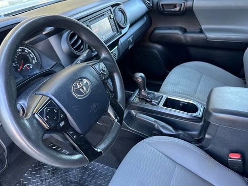 Used 2019 Toyota Tacoma 2WD Access Cab image 10