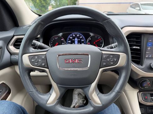 Used 2021 GMC Acadia Denali w/ Denali Ultimate Package AWD/4WD image 14