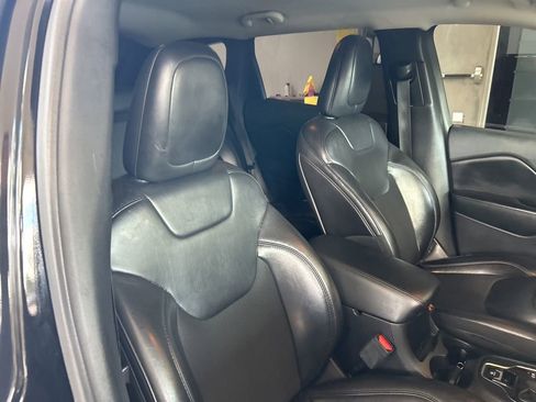 Used 2019 Jeep Cherokee Latitude Plus image 18