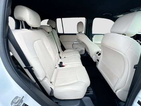 Used 2025 Mercedes-Benz GLB 250 4MATIC image 26