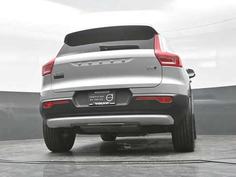 Used 2025 Volvo XC40 B5 Core AWD/4WD image 27