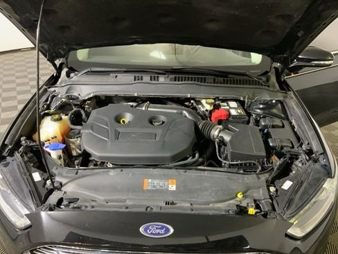 Used 2016 Ford Fusion SE w/ Equipment Group 202A FWD image 29