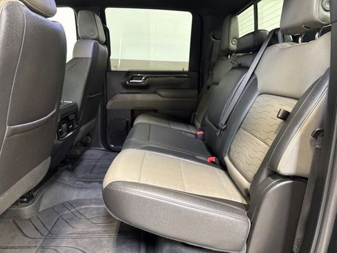 Used 2024 Chevrolet Silverado 2500 ZR2 w/ Technology Package image 41