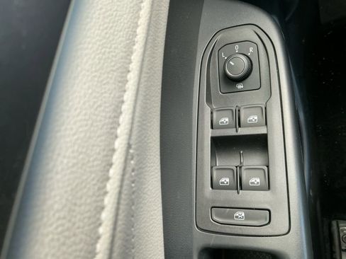 New 2025 Volkswagen Taos SEL image 22