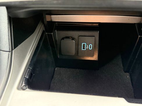 Used 2022 Ford Explorer XLT AWD/4WD image 27