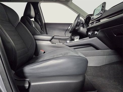 Used 2022 Mitsubishi Outlander SE image 14