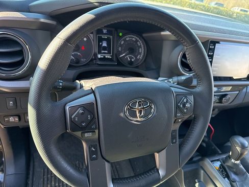 Used 2023 Toyota Tacoma TRD Off-Road image 10