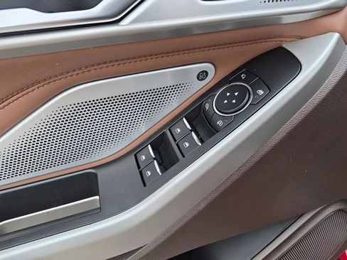 Used 2024 Ford Explorer King Ranch w/ Technology Package image 28