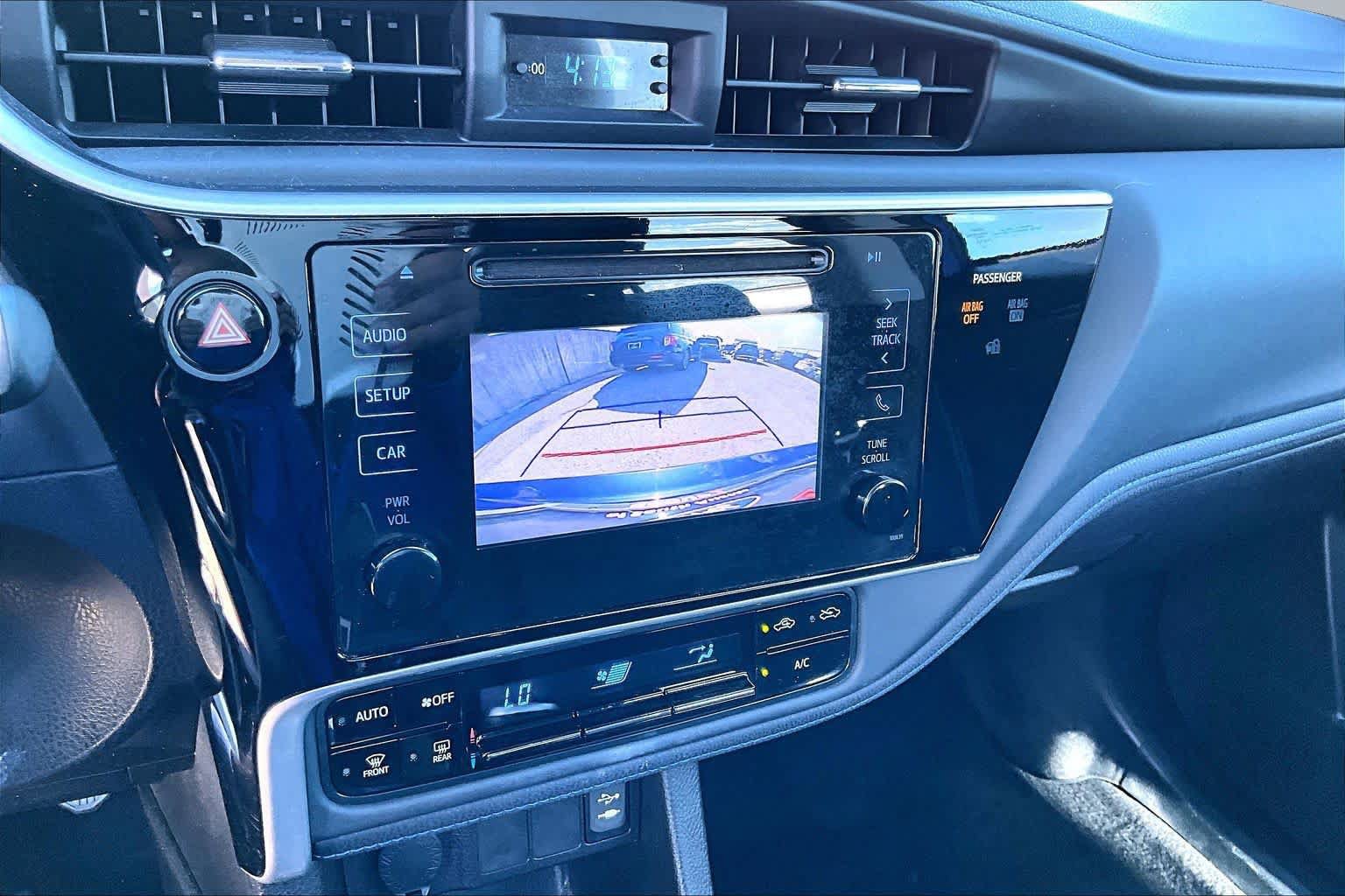 Used 2017 Toyota Corolla SE FWD image 30