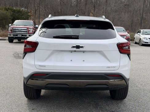 New 2026 Chevrolet Trax ACTIV w/ Sunroof Package FWD image 21