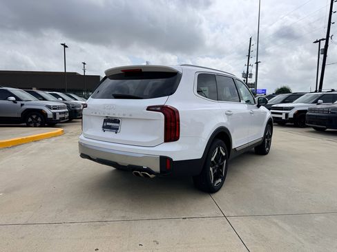 Used 2025 Kia Telluride S FWD image 5