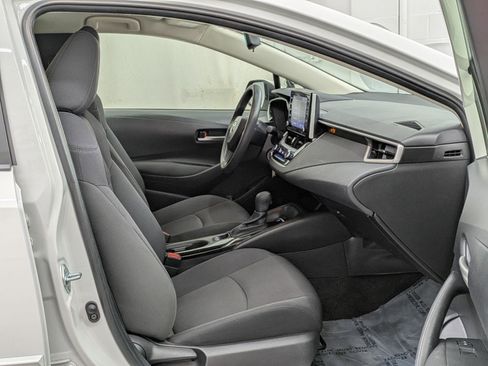 Used 2021 Toyota Corolla LE image 18