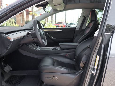 Used 2023 Tesla Model Y Long Range image 18