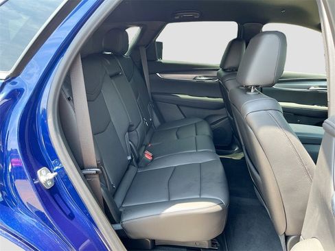 New 2025 Cadillac XT5 Luxury image 27