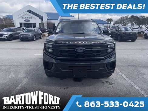 Used 2025 Ford Expedition Active image 2