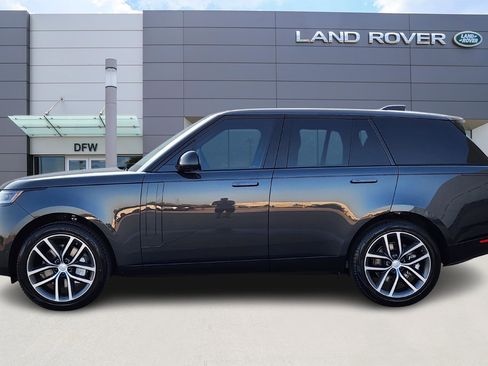 New 2025 Land Rover Range Rover SE image 3