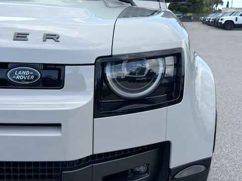New 2026 Land Rover Defender 110 X-Dynamic SE AWD/4WD image 9