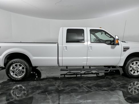 Used 2010 Ford F250 Lariat image 12