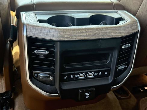 Used 2023 RAM 1500 Limited AWD/4WD image 7