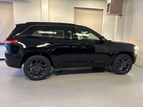 New 2026 Jeep Grand Cherokee Limited AWD/4WD image 22