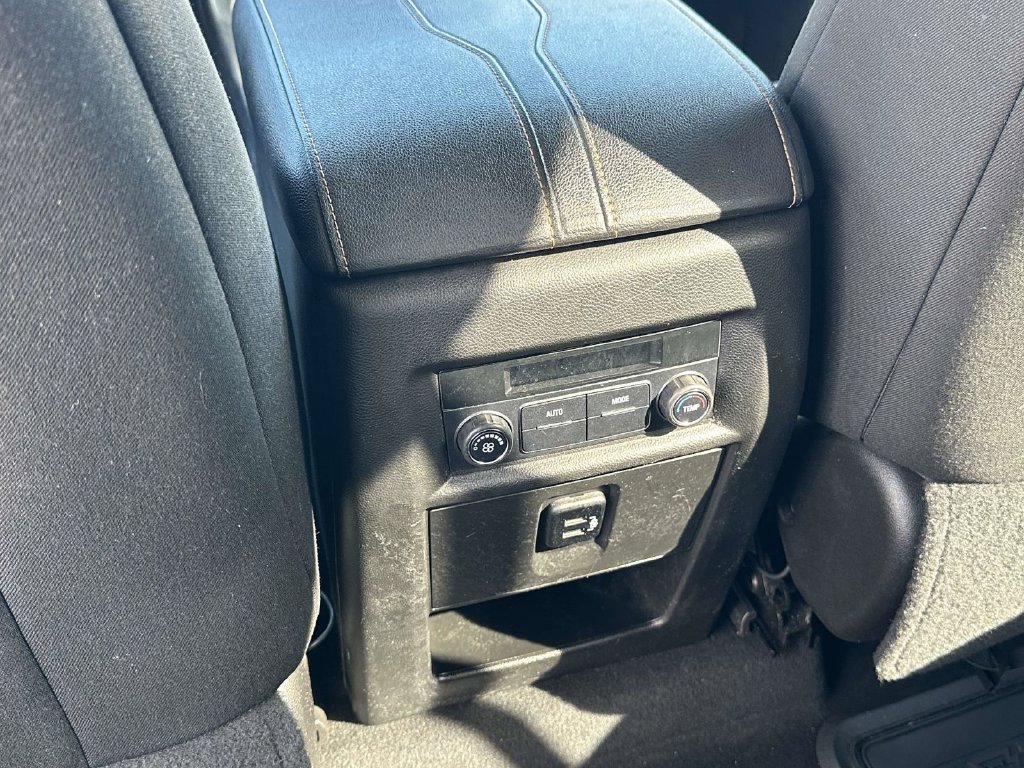 Used 2018 Chevrolet Traverse LT FWD image 13