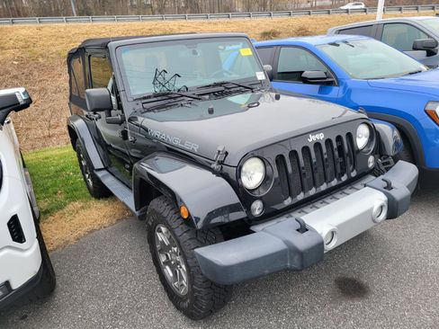 Used 2015 Jeep Wrangler Sahara w/ Connectivity Group image 3