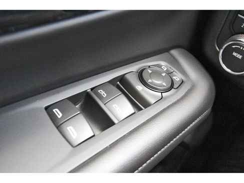 Used 2025 Chevrolet Suburban Z71 AWD/4WD image 19