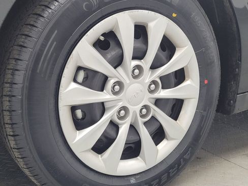 Used 2024 Kia Forte LX image 31