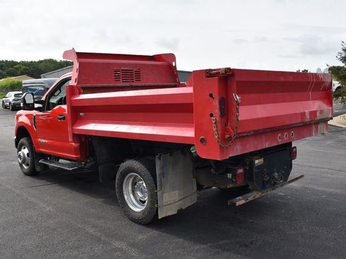 Used 2022 Ford F350 XLT w/ XLT Value Package AWD/4WD image 2