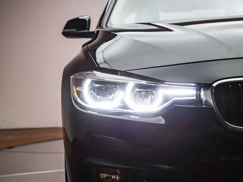 Used 2018 BMW 320i Sedan image 5