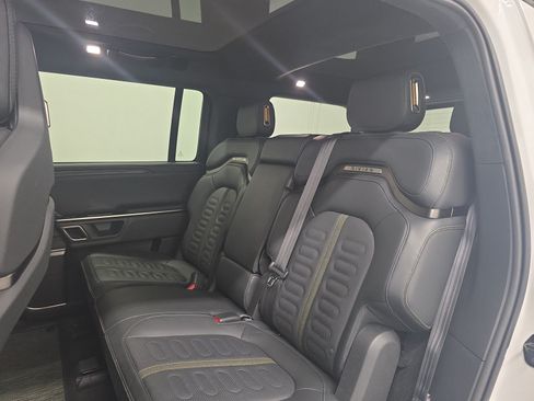 Used 2024 Rivian R1S Adventure AWD/4WD image 21