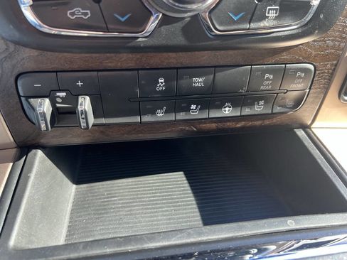 Used 2015 RAM 1500 Laramie Longhorn image 15