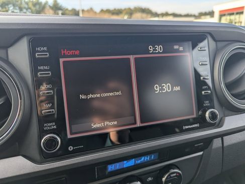 Used 2022 Toyota Tacoma TRD Off-Road image 21